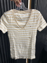 Load image into Gallery viewer, Blusa Tommy Hilfiger - Dama

