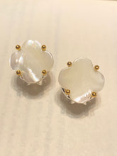 Load image into Gallery viewer, Aritos plata con piedra
