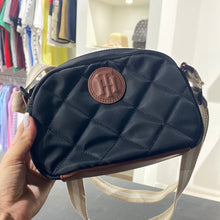 Load image into Gallery viewer, Cartera Tommy Hilfiger
