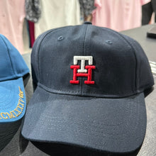 Load image into Gallery viewer, Gorra Tommy Hilfiger
