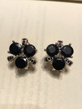 Load image into Gallery viewer, Aritos plata con piedra
