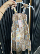 Load image into Gallery viewer, Vestido Rabbit and Bear - Niña
