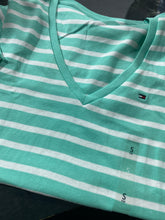 Load image into Gallery viewer, Blusa Tommy Hilfiger - Dama
