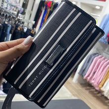 Load image into Gallery viewer, Monedero Tommy Hilfiger

