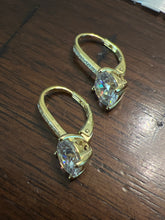 Load image into Gallery viewer, Aritos Plata 925 con baño de Oro
