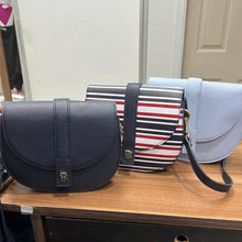 Load image into Gallery viewer, Cartera Tommy Hilfiger
