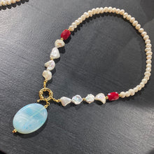 Load image into Gallery viewer, Collar de perlas blancas
