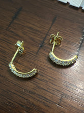 Load image into Gallery viewer, Aritos Plata 925 con baño de Oro
