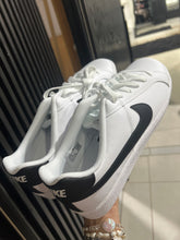 Load image into Gallery viewer, Tenis Nike - Caballero
