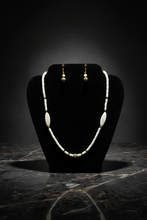 Load image into Gallery viewer, Collares/ Aritos y pulsera de piedra
