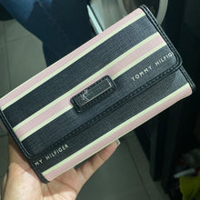 Load image into Gallery viewer, Monedero Tommy Hilfiger
