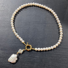 Load image into Gallery viewer, Collar de perlas blancas
