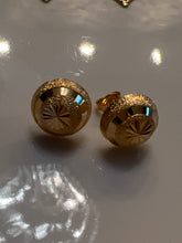 Load image into Gallery viewer, Aritos enchape de oro

