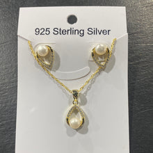Load image into Gallery viewer, Juegos Perla blanca - Plata 925 con baño de Oro (Varios)
