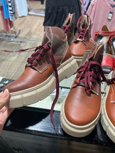 Load image into Gallery viewer, Zapato DUVATH

