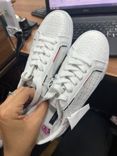 Load image into Gallery viewer, Tenis Tommy Hilfiger - Dama
