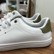 Load image into Gallery viewer, Tenis Tommy Hilfiger - Dama
