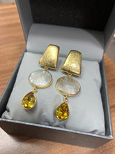 Load image into Gallery viewer, Aritos Plata 925/Baño Oro 14k
