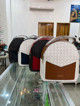 Load image into Gallery viewer, Mochila Bosalina
