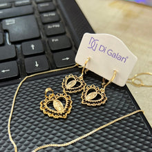 Load image into Gallery viewer, Set cadena y aritos enchape de oro
