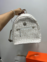Load image into Gallery viewer, Mochila Tommy Hilfiger
