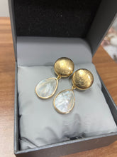 Load image into Gallery viewer, Aritos Plata 925/Baño de Oro 14k
