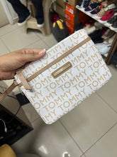 Load image into Gallery viewer, Monedero Tommy Hilfiger
