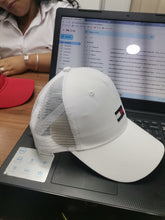Load image into Gallery viewer, Gorra Tommy varios
