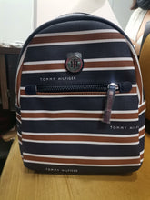 Load image into Gallery viewer, Mochila TH pequeña
