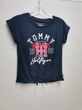 Load image into Gallery viewer, Camisa TH de Niña
