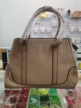 Load image into Gallery viewer, Cartera casual Variada
