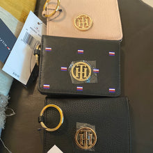Load image into Gallery viewer, Tarjetero Para llaves Tommy Hilfiger
